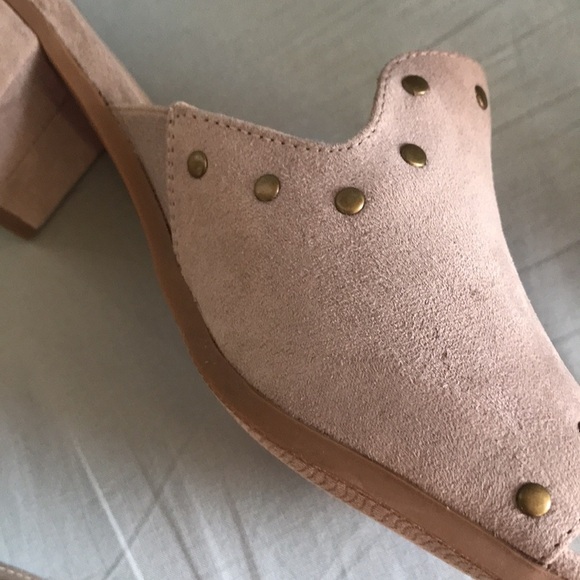 Madeline faux gray suede studded slip on sandals chunky heel Sz 9.5 comfy casual - Picture 14 of 15